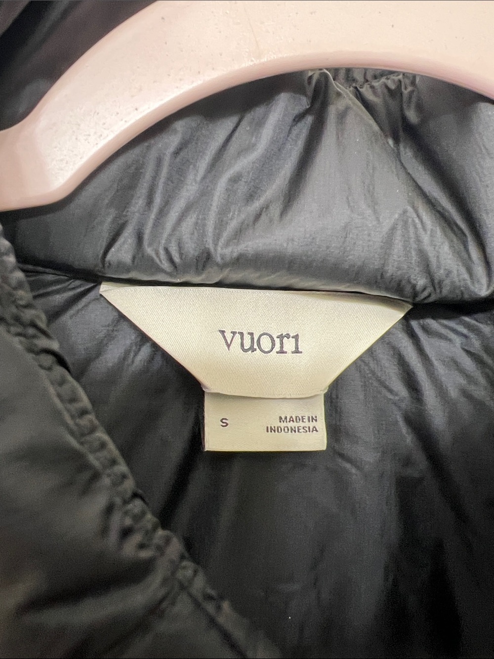 Vuori Black Quilted Puffer Jacket with built-in hoodie - Picture 2 of 8